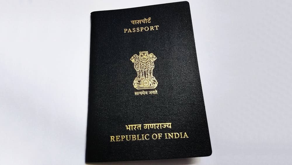 अपनी पत्नी को छोड़कर फरार हुए 33 NRI भारतीयों के पासपोर्ट रद्द