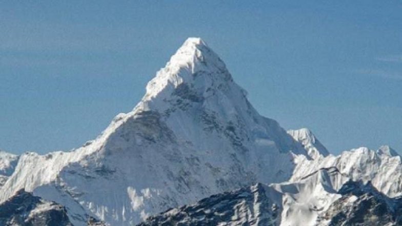 माउंट एवरेस्ट फतह करने वाले जनजातीय छात्रों को प्रधानमंत्री नरेंद्र मोदी ने दी बधाई