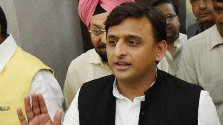 एससी-एसटी एक्ट को लेकर पूर्व मुख्यमंत्रीअखिलेश यादव ने बीजेपी पर कसा तंज