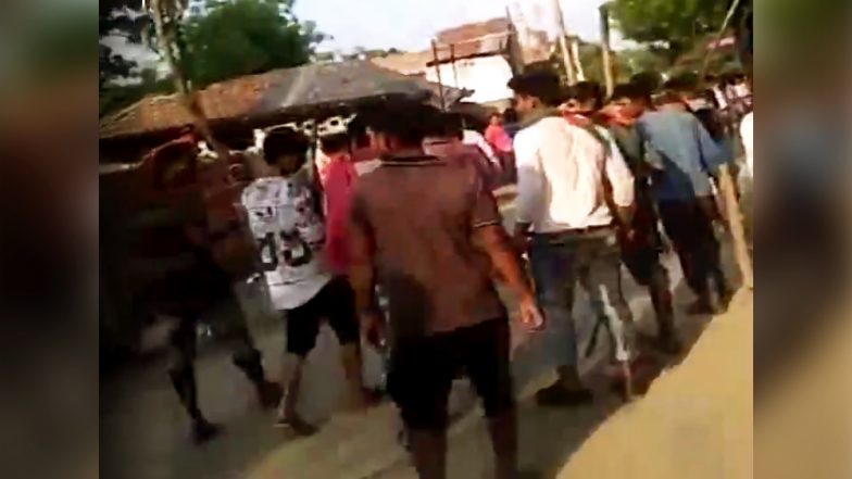 दिल्ली: बीच सड़क रॉड और बेसबॉल बैट से पीट-पीटकर महिला को मार डाला, वारदात CCTV में कैद