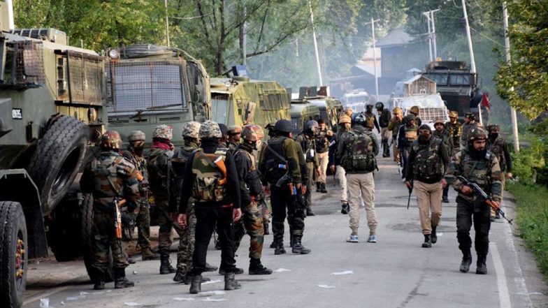 जम्मू एवं कश्मीर में घुसपैठ की कोशिश कर रहे 6 आतंकी ढेर, सर्च ऑपरेशन जारी