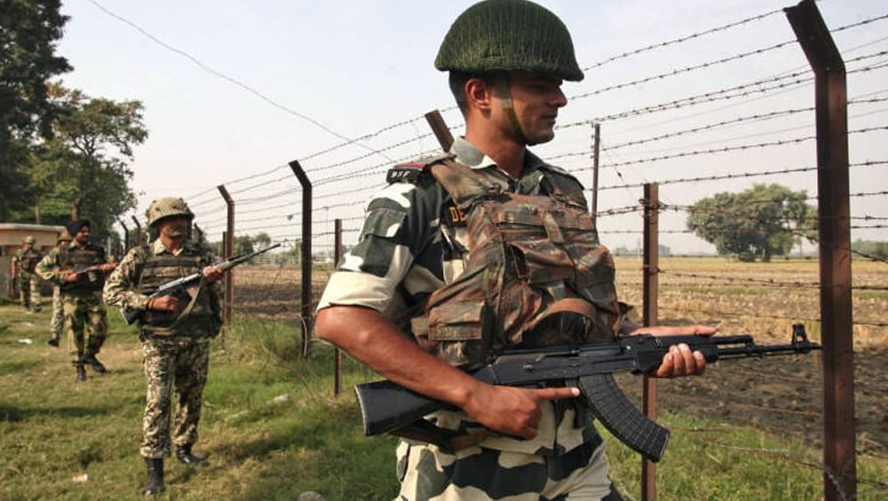BSF ने फिरोजपुर में पाकिस्तानी जासूस को किया गिरफ्तार, सिम कार्ड बरामद