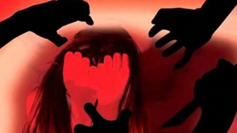 युवती ने लगाया बीजेपी नेता पर यौन उत्पीड़न का इल्जाम, प्रेस कॉन्फ्रेंस में काटे अपने बाल