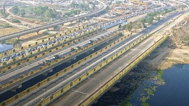 उत्तर प्रदेश : ईस्टर्न पेरिफेरल एक्सप्रेस-वे पर ट्रक और कार के बीच हुई भिडंत, चार छात्रों की मौत एक घायल