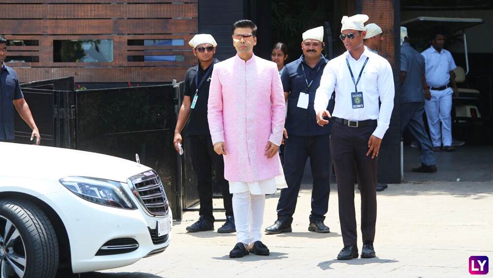 करण जौहर सोनम के संगीत में भी शामिल हुए थे करण जौहर सोनम के संगीत में भी शामिल हुए थे