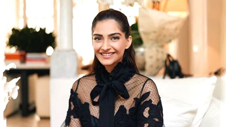 10 साल पुराने गिले-शिकवे मिटाकर सोनम कपूर ने इस अभिनेत्री को भेजा अपनी शादी का न्योता
