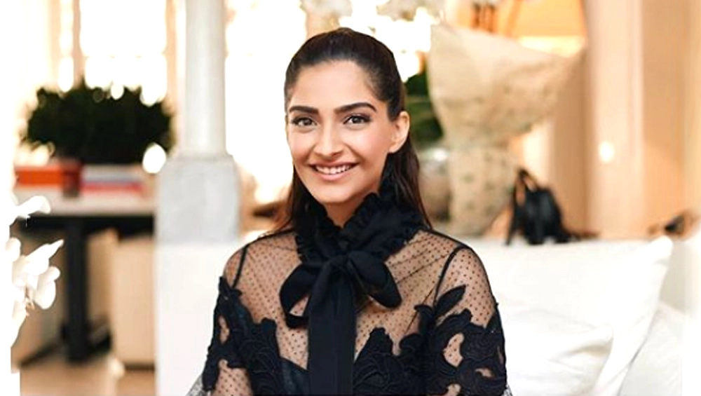 सोनम कपूर आगामी फिल्म 'ब्लाइंड' के लिए  कड़ी मेहनत कर रही हैं  