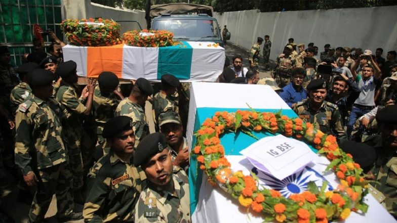 शहीद बीएसएफ के जवान का शव पहुंचा पैतृक गांव, लोगों की आँखें हुई नम