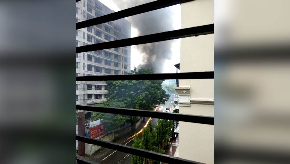 हादसे में 5 लोगें की मौत होने की बात कही जा रही है हादसे में 5 लोगें की मौत होने की बात कही जा रही है