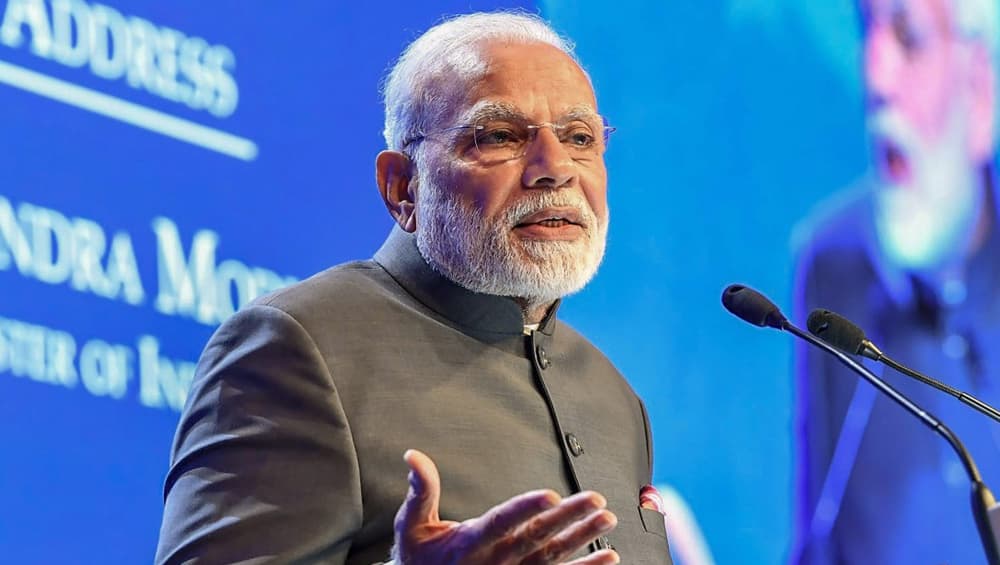 मोदी सरकार नियामक तंत्र को नष्ट कर रही: सीताराम येचुरी