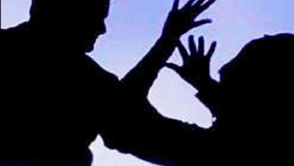 दरिंदा बना पिता! पत्नी ने मटन पकाने में की देरी, तो गुस्से में 4 साल की बेटी को मौत के घाट उतारा