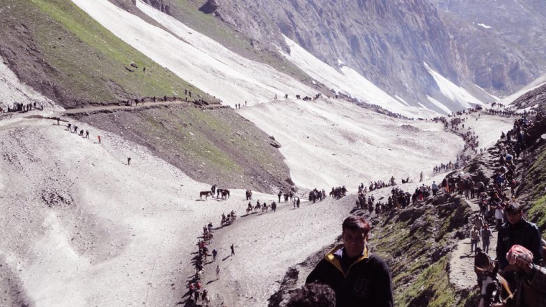 मौसम में सुधार के बाद 6,877 अमरनाथ तीर्थयात्रियों का जत्था रवाना
