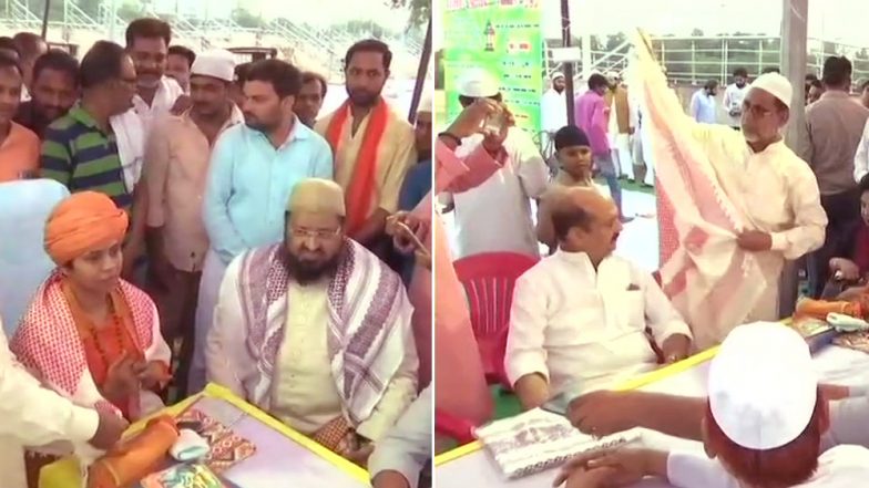लखनऊ: मनकामेश्वर मंदिर ने पेश की गंगा-जमुनी तहजीब की मिसाल, मुस्लिमों को कराया गया इफ्तार
