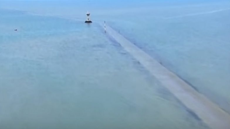 दिन में दो बार गायब हो जाती है यह अजीब सड़क: देखें Video
