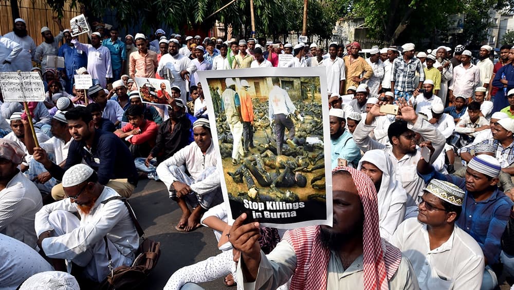 केंद्र सरकार ने रोहिंग्याओं को बताया सबसे बड़ा खतरा, आधार कार्ड या किसी भी तरह का पहचान पत्र देने से मना किया