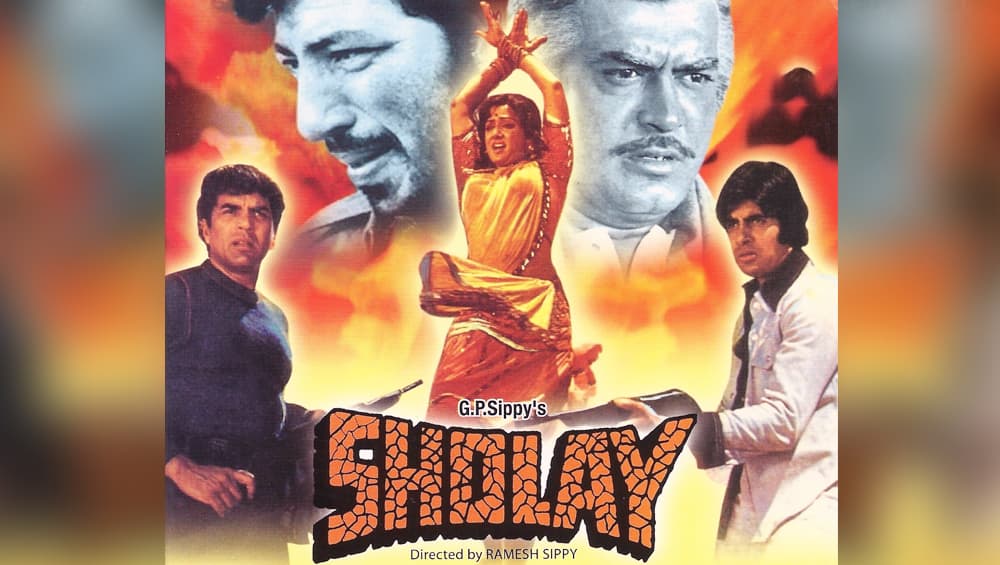फिल्म 'शोले' के क्लाइमैक्स पर भी पड़ा था आपातकाल का असर, जानें पूरी कहानी