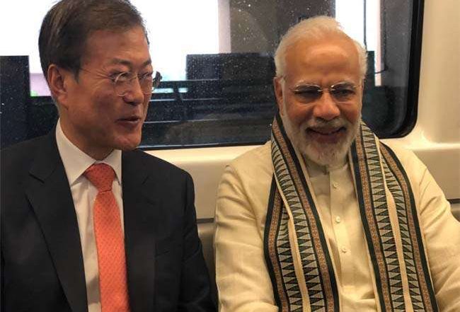 दक्षिण कोरिया के राष्ट्रपति मून जे इन और पीएम मोदी ने किया मेट्रो से सफर, देखें वीडियो