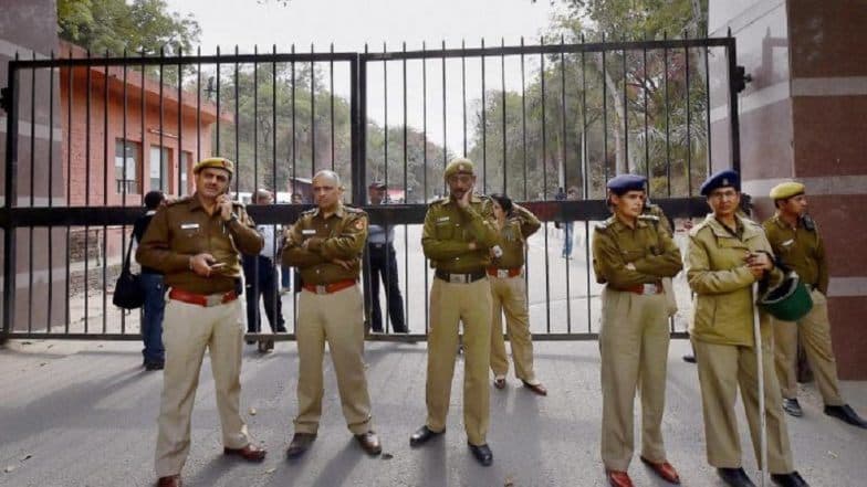 स्वतंत्रता दिवस तक इन चीजों के उड़ाने पर लगा प्रतिबंध, जान लें वरना हो जायेंगे गिरफ्तार
