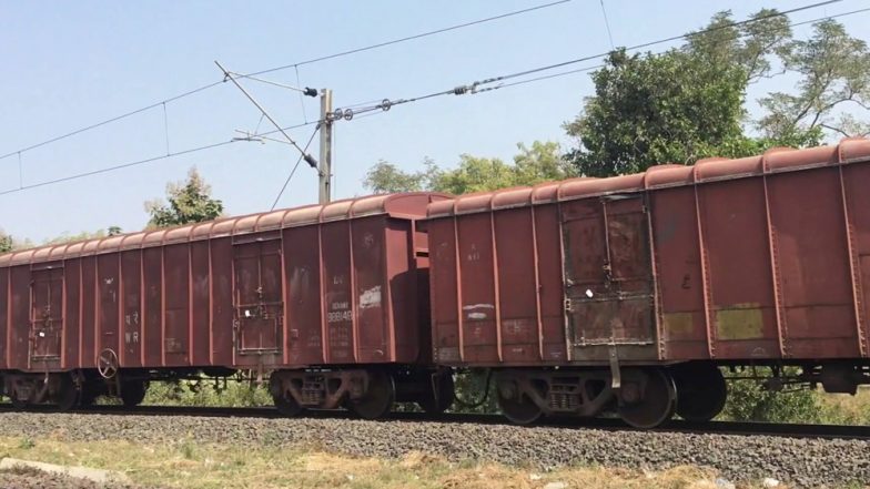 उत्तर प्रदेश: फर्रुखाबाद से कानपुर जा रही मालगाड़ी पटरी से उतरी, यातायात बाधित