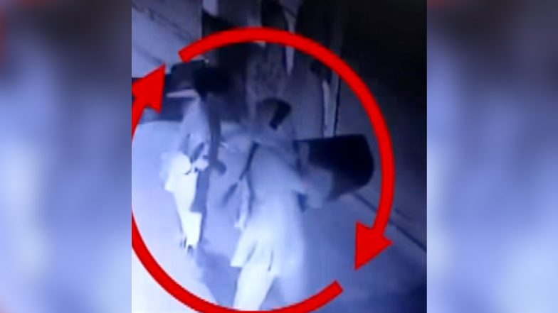 बुराड़ी कांड: मौत से चंद घंटे पहले परिवार के लोगों ने खरीदा था मौत का सामान, CCTV से हुआ खुलासा