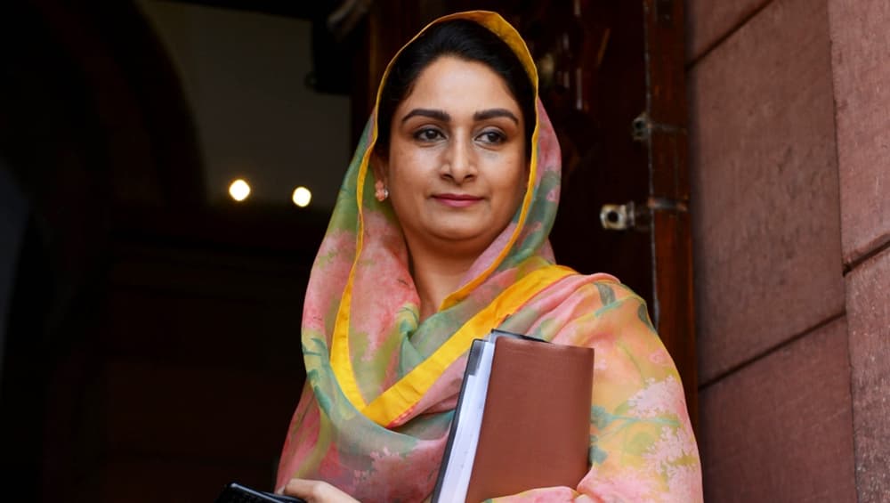 पाकिस्तान में सिख लड़की के किडनैप और जबरन धर्म परिवर्तन पर भड़कीं हरसिमरत कौर, कहा- इमरान के दोस्त उनसे ऐसी शर्मनाक हरकतों को बंद करने के लिए कहें पाकिस्तान में सिख लड़की के किडनैप और जबरन धर्म परिवर्तन पर भड़कीं हरसिमरत कौर, कहा- इमरान के दोस्त उनसे ऐसी शर्मनाक हरकतों को बंद करने के लिए कहें
