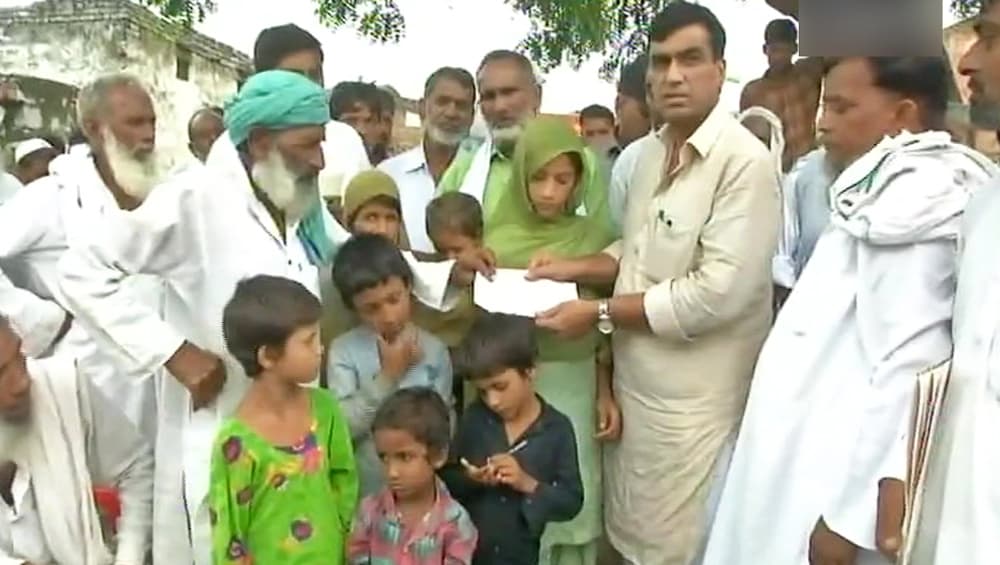 अलवर मॉब लिंचिंग कांड: रकबर के परिजनों को हरियाणा सरकार ने दिया 5 लाख का मुआवजा