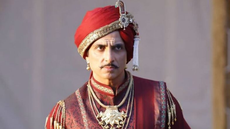FIRST LOOK: फिल्म ‘मणिकर्णिका’ से सोनू सूद का रॉयल लुक आया सामने
