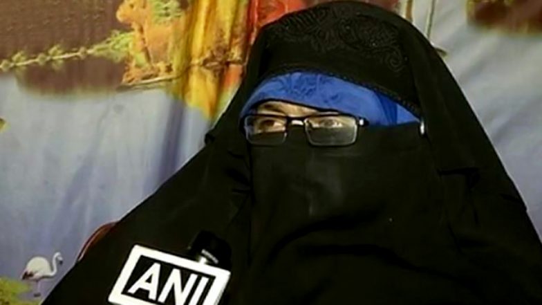 जानिए कौन हैं कश्मीर में पाकिस्तानी झंडा फहराने वाली अलगाववादी नेता आसिया अंद्राबी?