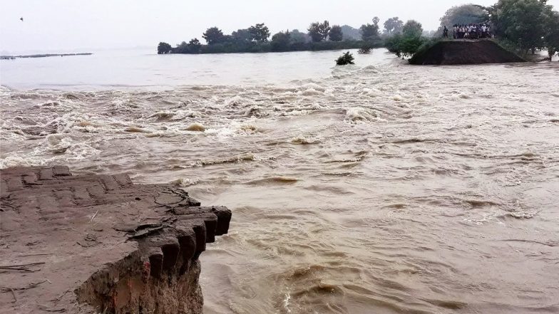 केरल बाढ़: त्रासदी के बाद सबकुछ तबाह, 483 की मौत, 57 हजार हेक्टेयर फसल बर्बाद