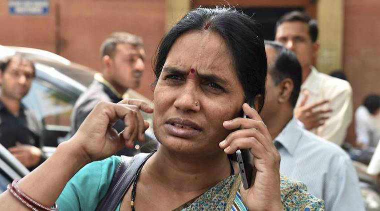 निर्भया की मां ने पूछा, दोषियों को फांसी देने में देरी क्यों, डीसीडब्ल्यू से किया संपर्क