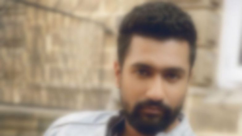मानसून से बेहाल हुई मुंबई तो सड़क के गड्ढे भरने निकल पड़ा ये बॉलीवुड एक्टर