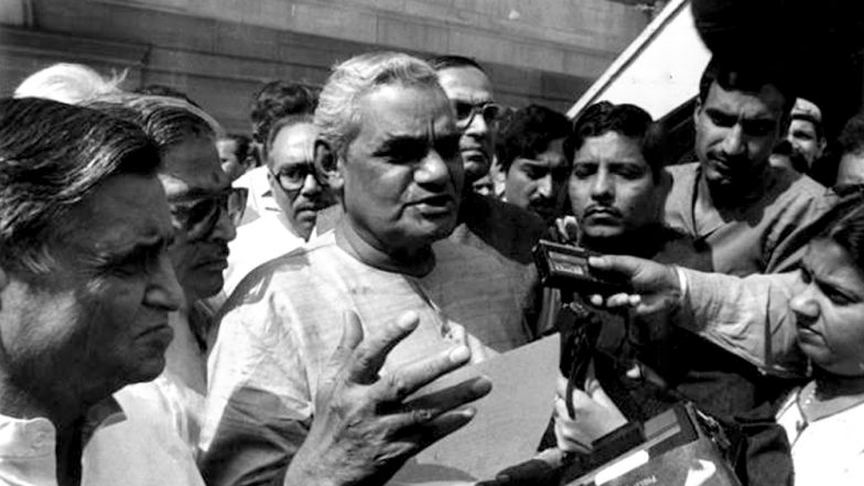 पाकिस्तान दौरे पर जाने से पहले अटल बिहारी वाजपेयी ने टीम इंडिया को दी थी ऐसी सलाह जिससे गांगुली एंड कंपनी ने जीत लिया था सभी का दिल