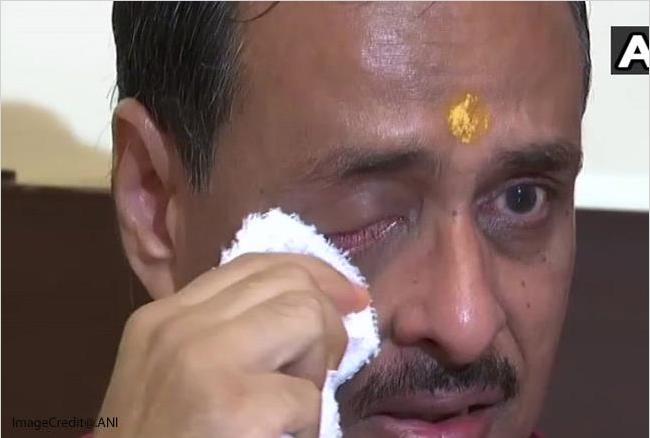 पूर्व प्रधानमंत्री अटल जी को याद करते हुए फूट-फूट कर रोने लगे यूपी के डिप्टी CM दिनेश शर्मा, देखें वीडियो