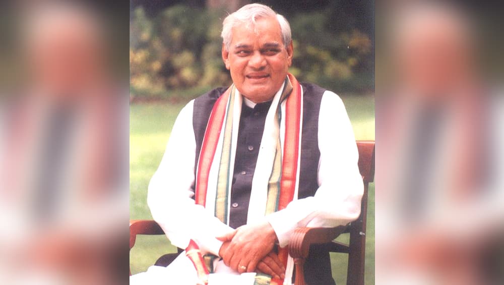 कारगिल के दौरान वाजपेयी ने वायुसेना को नियंत्रण रेखा पार करने की अनुमति नहीं दी थी: पूर्व वायुसेना प्रमुख कारगिल के दौरान वाजपेयी ने वायुसेना को नियंत्रण रेखा पार करने की अनुमति नहीं दी थी: पूर्व वायुसेना प्रमुख