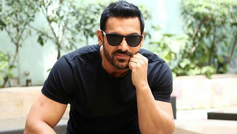 जॉन अब्राहम के फैन्स के लिए सामने आई बुरी खबर, इस फिल्म के सेट पर हुए घायल जॉन अब्राहम के फैन्स के लिए सामने आई बुरी खबर, इस फिल्म के सेट पर हुए घायल