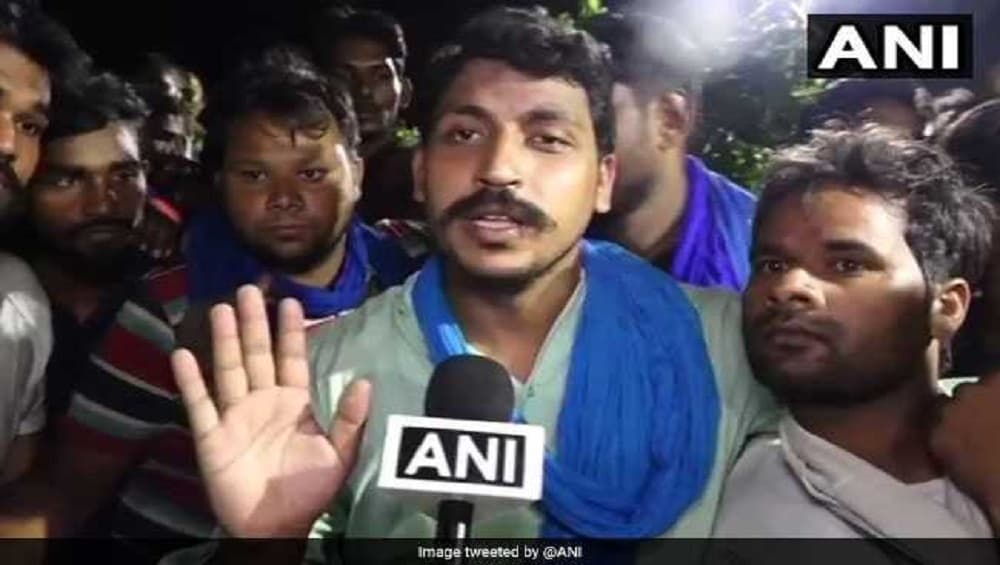 भीम आर्मी चीफ 'रावण' के बजाय 'चुलबुल पांडे' कहलाना चाहते हैं, अयोध्या का नाम भी बदलने की दी सलाह भीम आर्मी चीफ 'रावण' के बजाय 'चुलबुल पांडे' कहलाना चाहते हैं, अयोध्या का नाम भी बदलने की दी सलाह