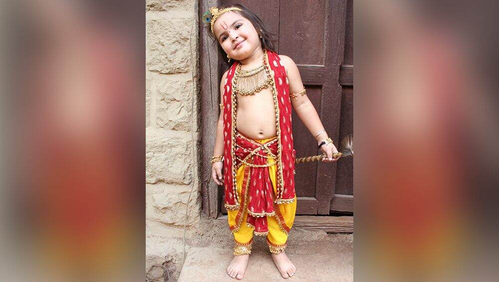 धृति भाटिया ने टीवी शो 'जय श्री कृष्णा' में कृष्ण भगवन का किरदार निभाया था धृति भाटिया ने टीवी शो 'जय श्री कृष्णा' में कृष्ण भगवन का किरदार निभाया था