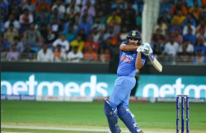 Ind vs WI: स्टार बल्लेबाज रोहित शर्मा ने महज 58 गेंदों में जड़ा शतक, गेंदबाजों के छुटे पसीने