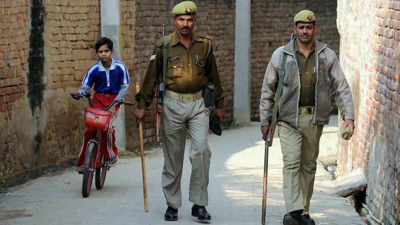 यूपी: इटावा में अवैध पटाखा कारखाने पर छापा, 50 लाख रुपये के पटाखे जब्त
