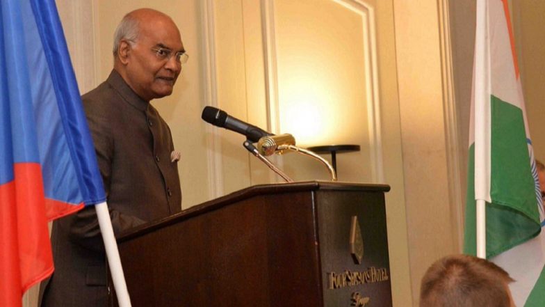 उपराष्ट्रपति एम वेंकैया नायडू ने नोटबंदी की सराहना करते हुए कहा- जो रुपये बेडरूम, बाथरूम और तकिये के नीचे दबे थे, वो बैंक पहुंच गए