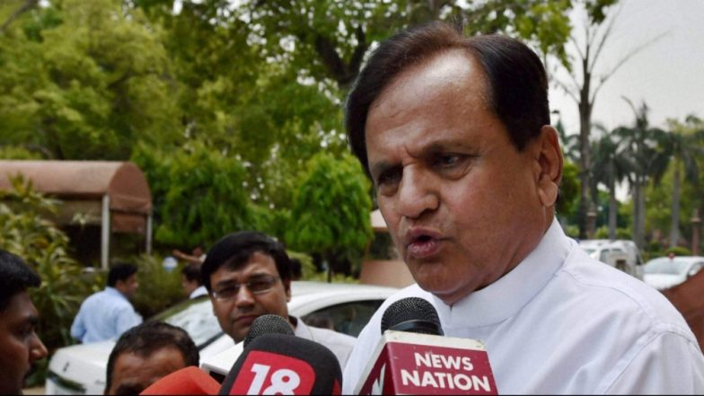 सीएम कमलनाथ के बाद अहमद पटेल की बढ़ सकती है मुश्किलें, अकाउंटेंट मोइन के घर पड़ा IT का छापा