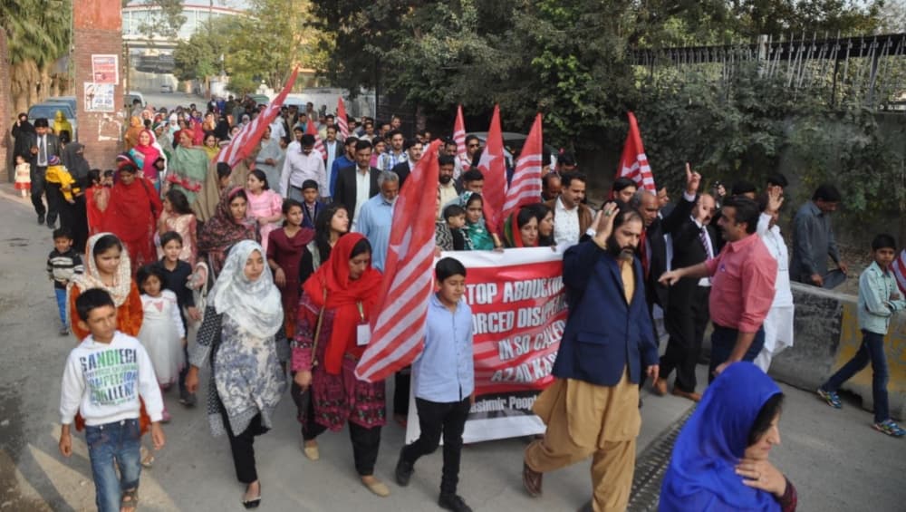 VIDEO: PoK में फिर गूंजे आजादी के नारे, पाक सेना के जुल्मों से परेशान होकर सड़कों पर उतरे लोग