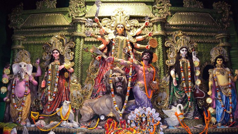 Navratri 2018: पश्चिम बंगाल में ऐसे मनाया जाता है दुर्गापूजा का महापर्व, जानें पंडालों की खास बातें