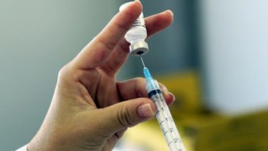 COVID-19 Vaccine Update: भारत में ऑक्सफोर्ड के कोरोनो वैक्सीन का फिर से शुरू होगा ह्यूमन ट्रायल, डीसीजीआई ने दी मंजूरी