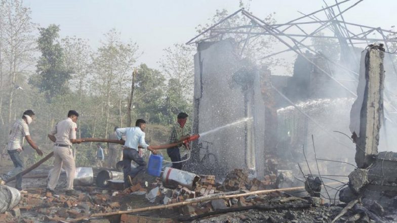 उत्तर प्रदेश के उन्नाव में पटाखा बनाते समय भीषण विस्फोट, एक की मौत