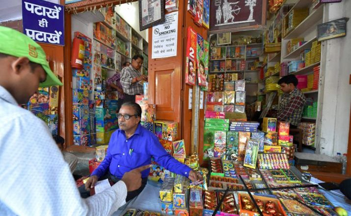 सुप्रीम कोर्ट ने पटाखों की बिक्री के प्रतिबंध पर सुनाया बड़ा फैसला, पूरी तरह से नहीं लगेगा बैन- कुछ शर्तें रहेंगी