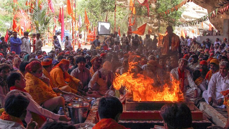क्यों बोलते हैं हवन करते समय ‘स्वाहा’, जानिए इससे जुड़ी प्रचलित मान्यताएं