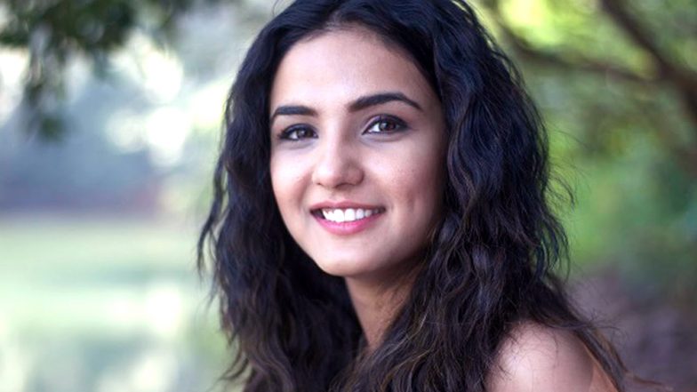 #MeToo: अभिनेत्री ने किया चौंकाने वाला खुलासा, निर्देशक ने कहा था- कपड़े उतारकर दिखाओ