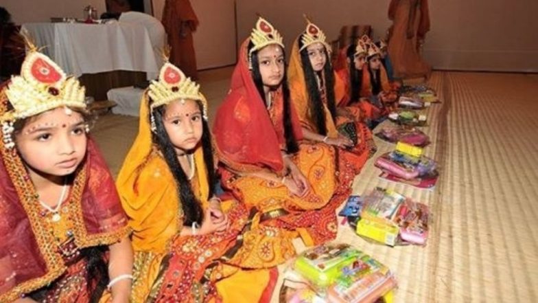 Navratri 2018: कन्या पूजन के बाद ही संपन्न होता है नवरात्रि का व्रत, जानें कितनी होनी चाहिए उनकी उम्र?