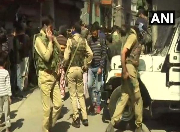 जम्मू-कश्मीर: श्रीनगर में आतंकियों की फायरिंग में नेशनल कांफ्रेंस के 2 कार्यकर्ताओं की मौत